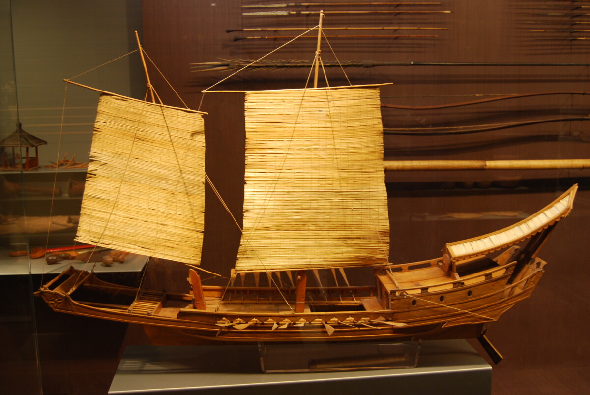 Ein Schiffsmodell des Naturhistorischen Museums von La Rochelle 14858 1200px